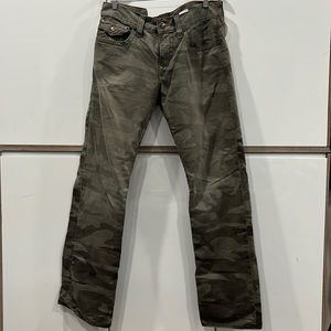 True religion green camo jeans, baggy fit, really fits like a 36 waist.